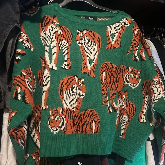 Retrograde Boxy Mod Knit in Tiger Tales - Picture 2 of 4